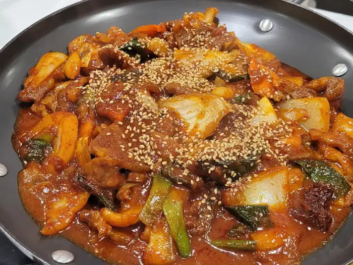 매콤한 볶음 요리