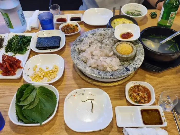 푸짐한 한상차림 전경
