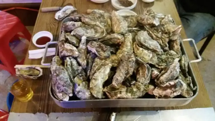 산더미 같은 굴
