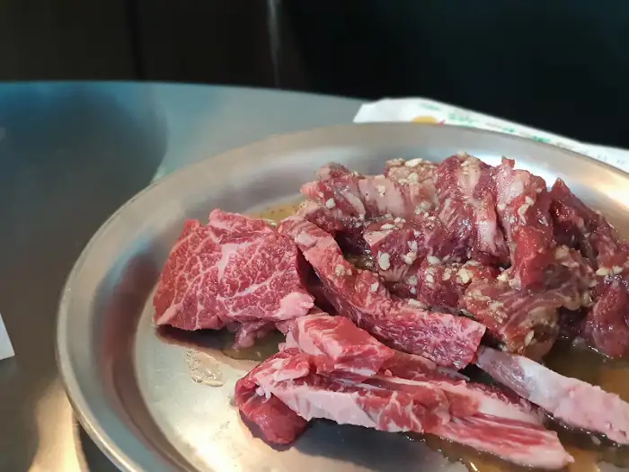 양념이 잘 배인 갈비살