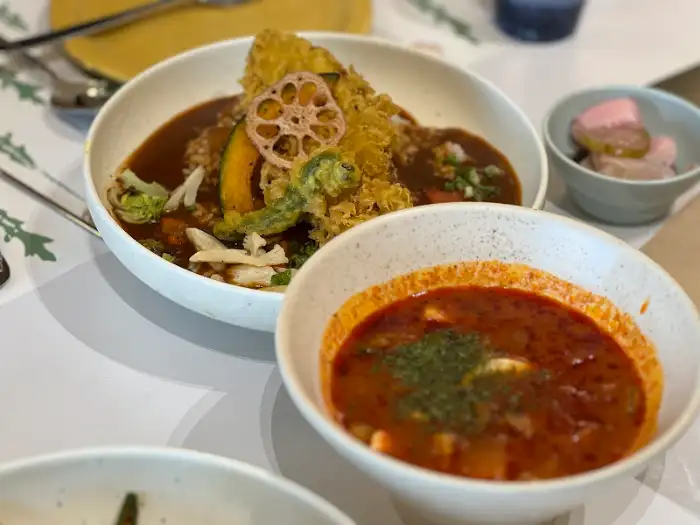 카레와 함께 나온 요리