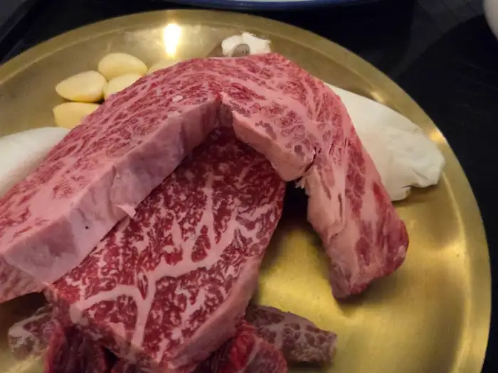 신선한 한우 단면