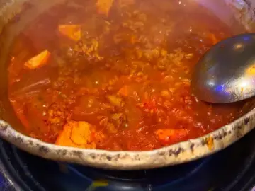 포천 선단동 애니: 대학가 술집의 반전, 푸짐함과 맛에 취하다