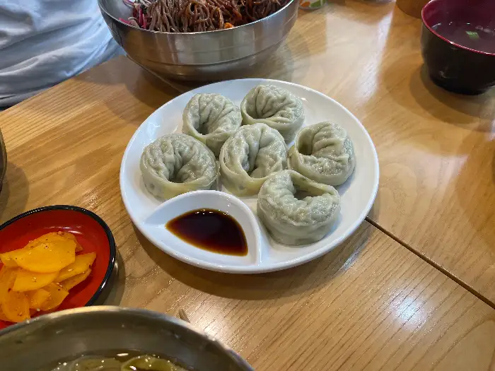 플레이팅된 왕만두