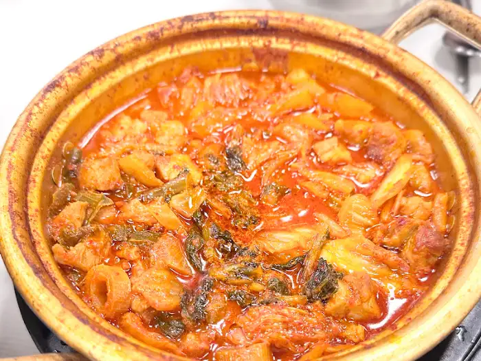 팔팔 끓고 있는 김치찌개