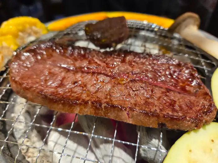 모토이시 숯불 위 고기