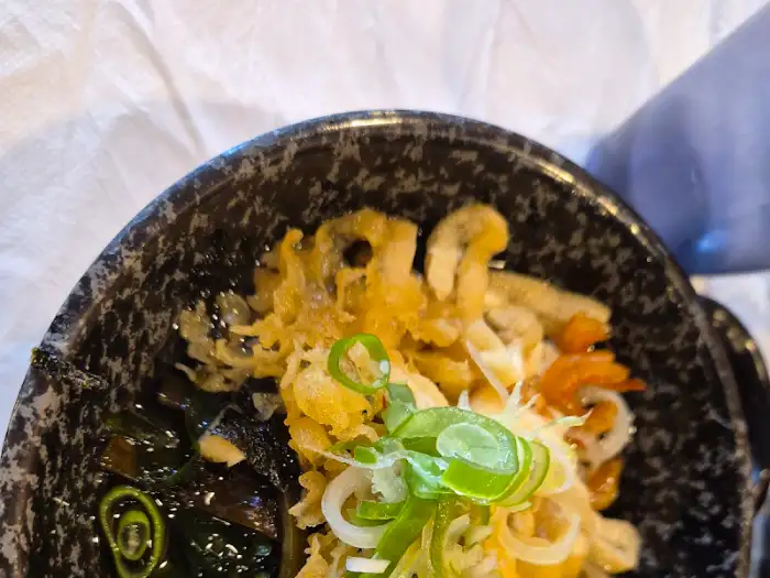 메밀 소바가 담긴 그릇 클로즈업