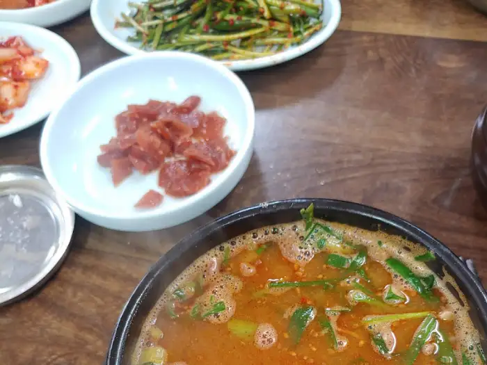 보글보글 끓고 있는 닭볶음탕