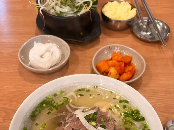 라이옥 베트남 쌀국수 본점 테이블 세팅