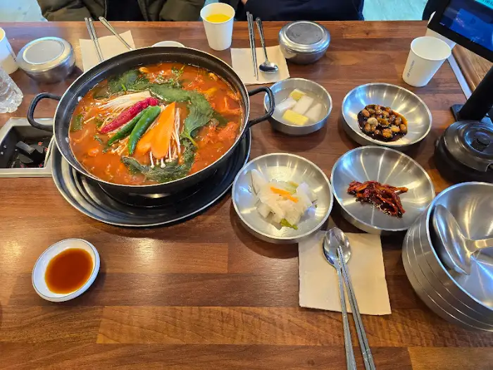 민물새우 매운탕 전체 상차림