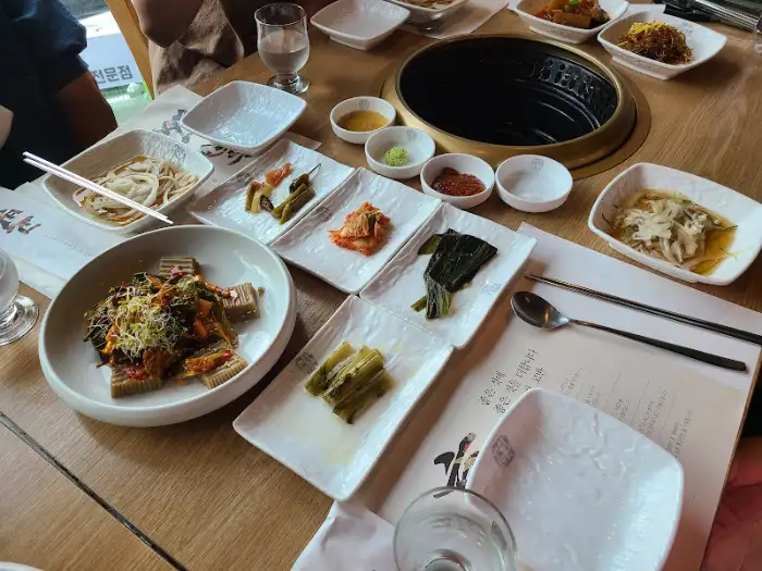 또 다른 밑반찬 구성