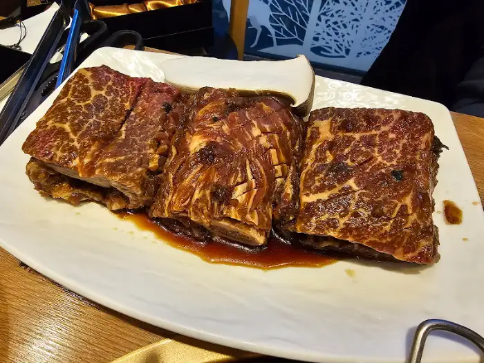 잘 양념된 갈비
