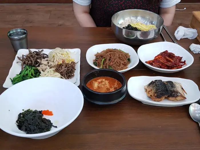 보리밥과 나물