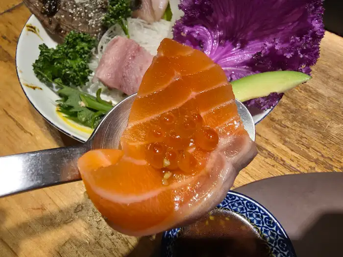 연어회 한 점