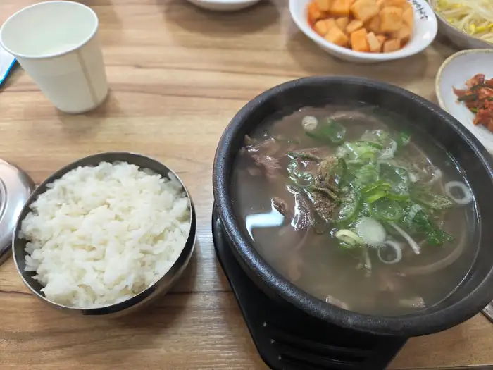 테이블 세팅 모습