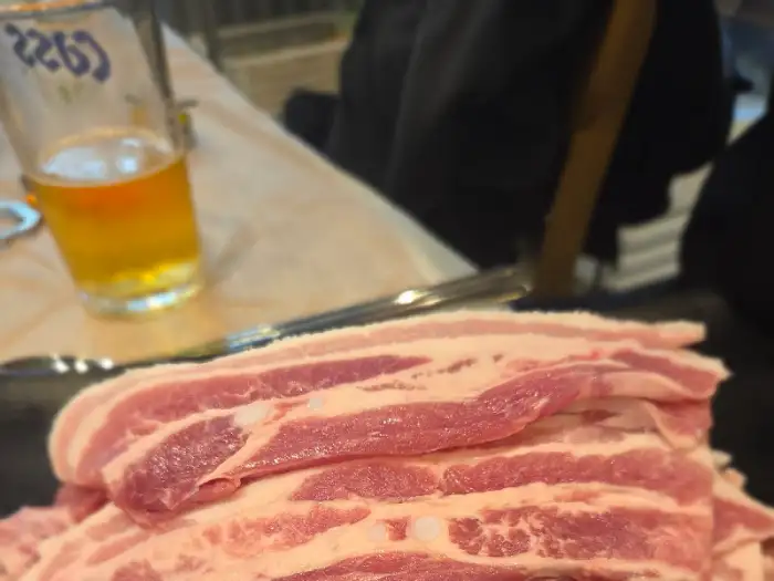 신선한 생삼겹살