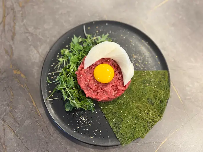 먹음직스러운 육회