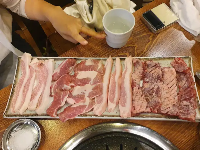 대전 장대동 꾸이꾸이 고기 단면