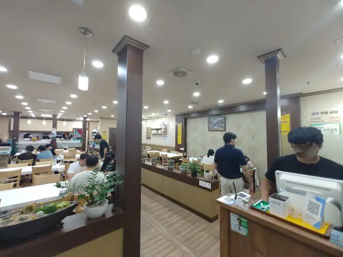 군산 금강우렁쌈밥 내부 모습