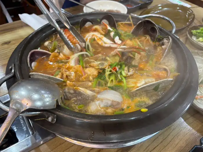 해물탕 재료 손질