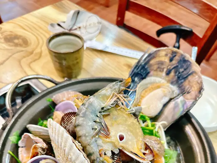 해물탕 국물 맛보기