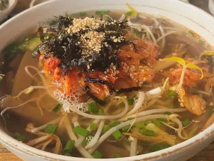 강마을다람쥐 도토리 칼국수