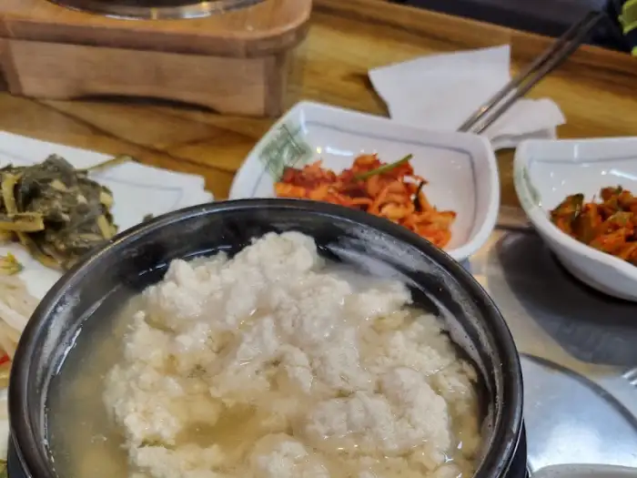 음식 세팅 모습
