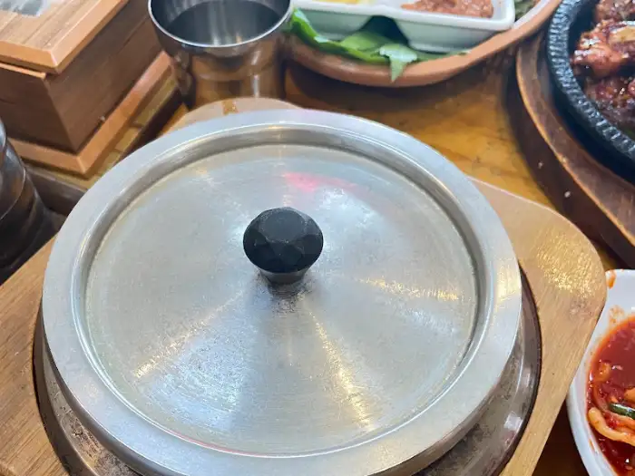 솥밥 뚜껑 디테일