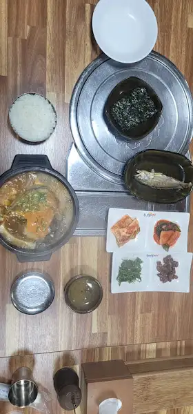 식사 모습