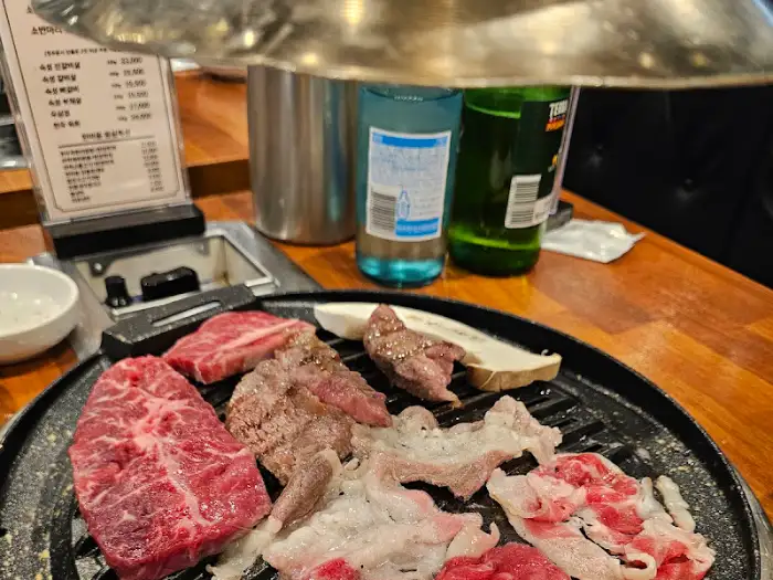 된장찌개와 밑반찬