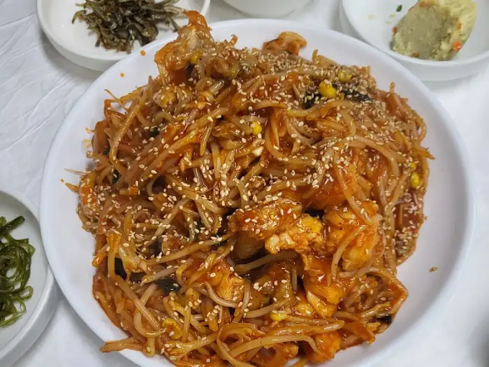 먹음직스럽게 양념된 아귀찜