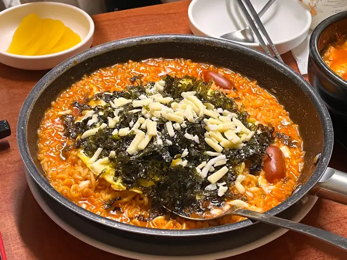 라면밥볶이 세트의 모습