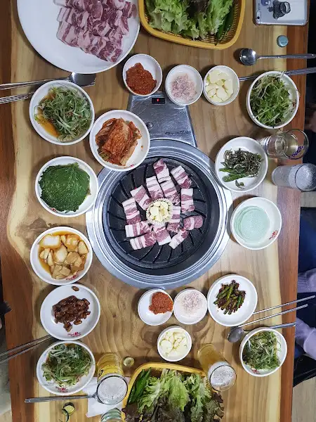 삼겹살 한 점 이미지