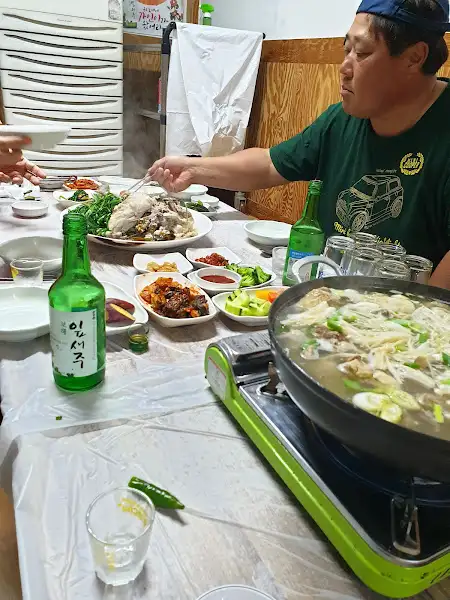다양한 종류의 밑반찬들
