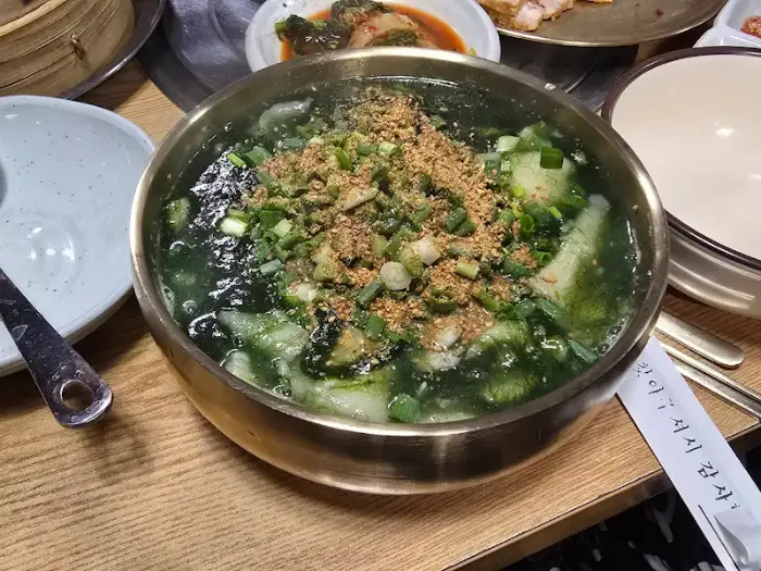 푸짐한 굴매생이수제비