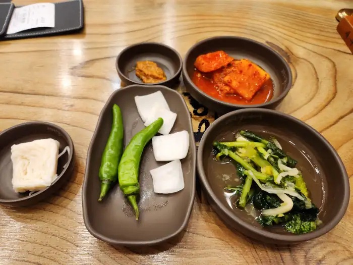 기본 제공되는 반찬들