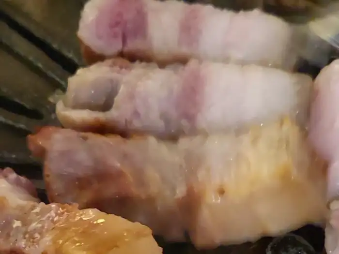 제주흑다돈 기흥직영점의 두툼한 삼겹살