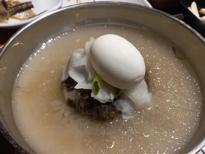 시원한 냉면 한 그릇