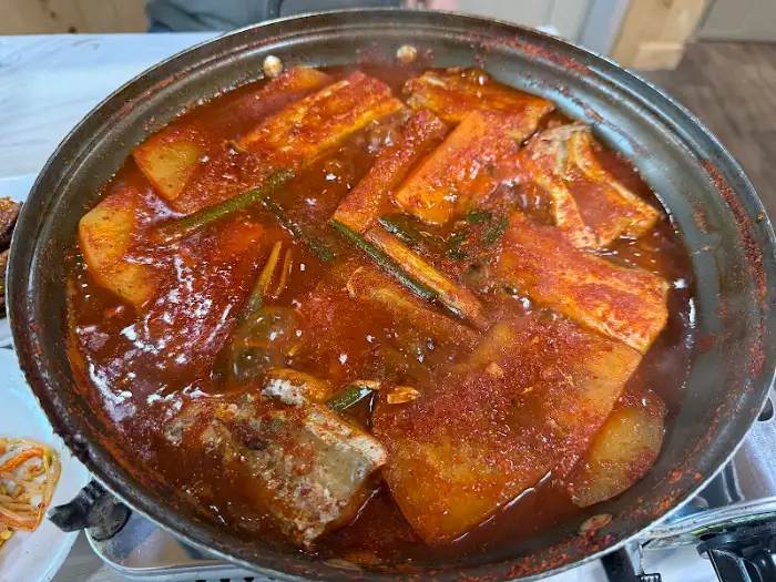 김이 모락모락 나는 갈치조림