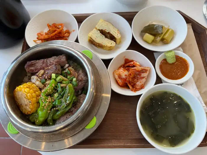 미역국과 솥밥