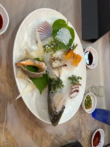 회 한 점과 묵은지