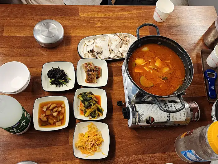 테이블 세팅 모습