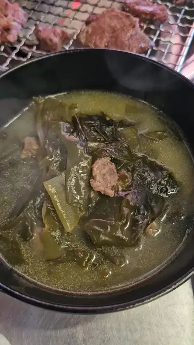 따뜻하고 푸짐한 미역국