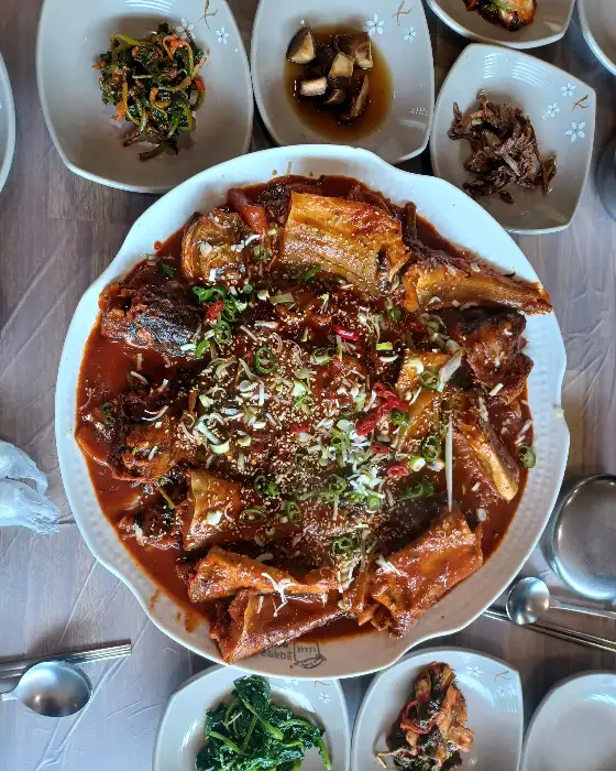 푸짐한 코다리찜 한상 차림