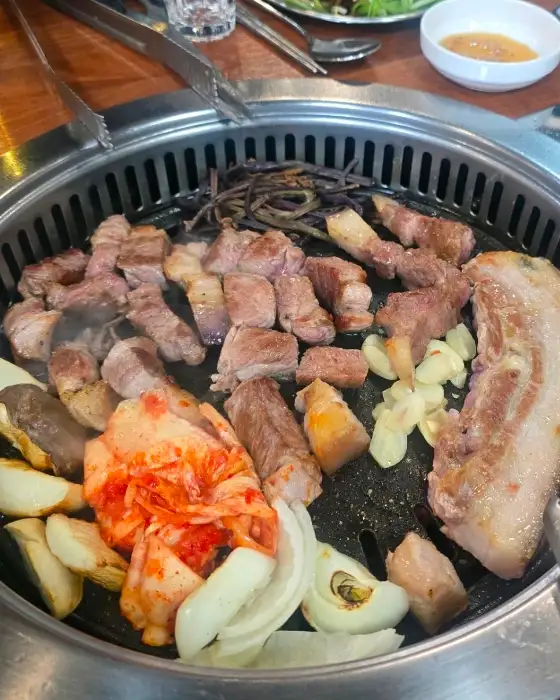 다양한 쌈채소와 고사리