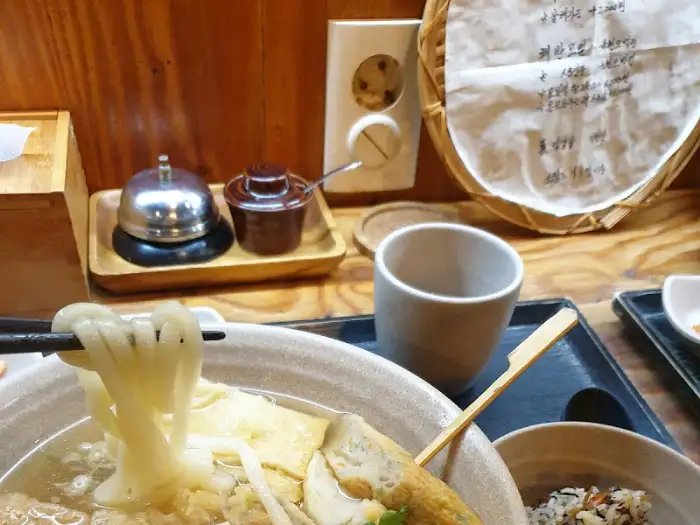 모밀면과 튀김