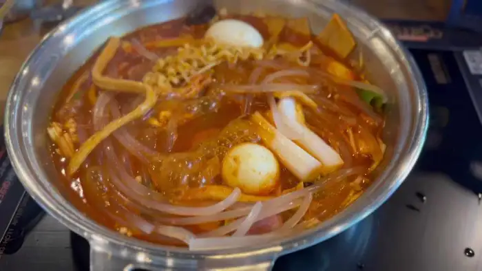 즉석 떡볶이에 들어간 다양한 사리