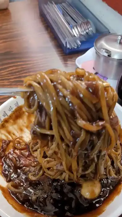 짜장면 면치기