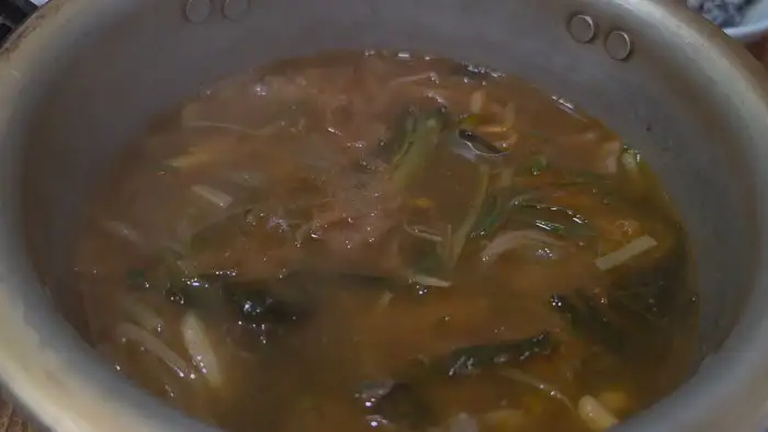 끓고 있는 김칫국