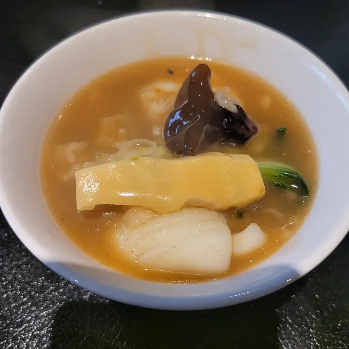 부드러운 동파육이 듬뿍 올라간 동파육 덮밥